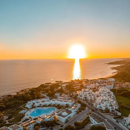 Blue Bay - Moradia Familiar Com Piscina Nos Olhos D'agua, Albufeira Вилла