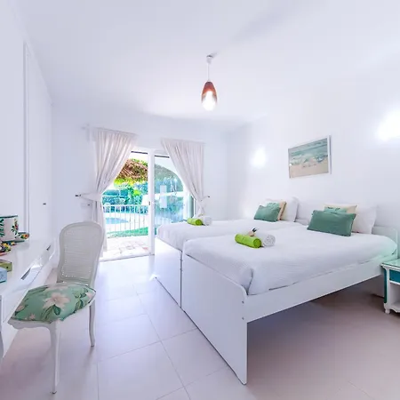 Blue Bay - Moradia Familiar Com Piscina Nos Olhos D'água, Albufeira Villa